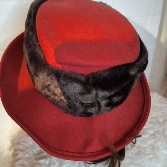 Vintage Hoiday Red Doeskin Wool Faux Fur Band Hat - Picture 8 of 11